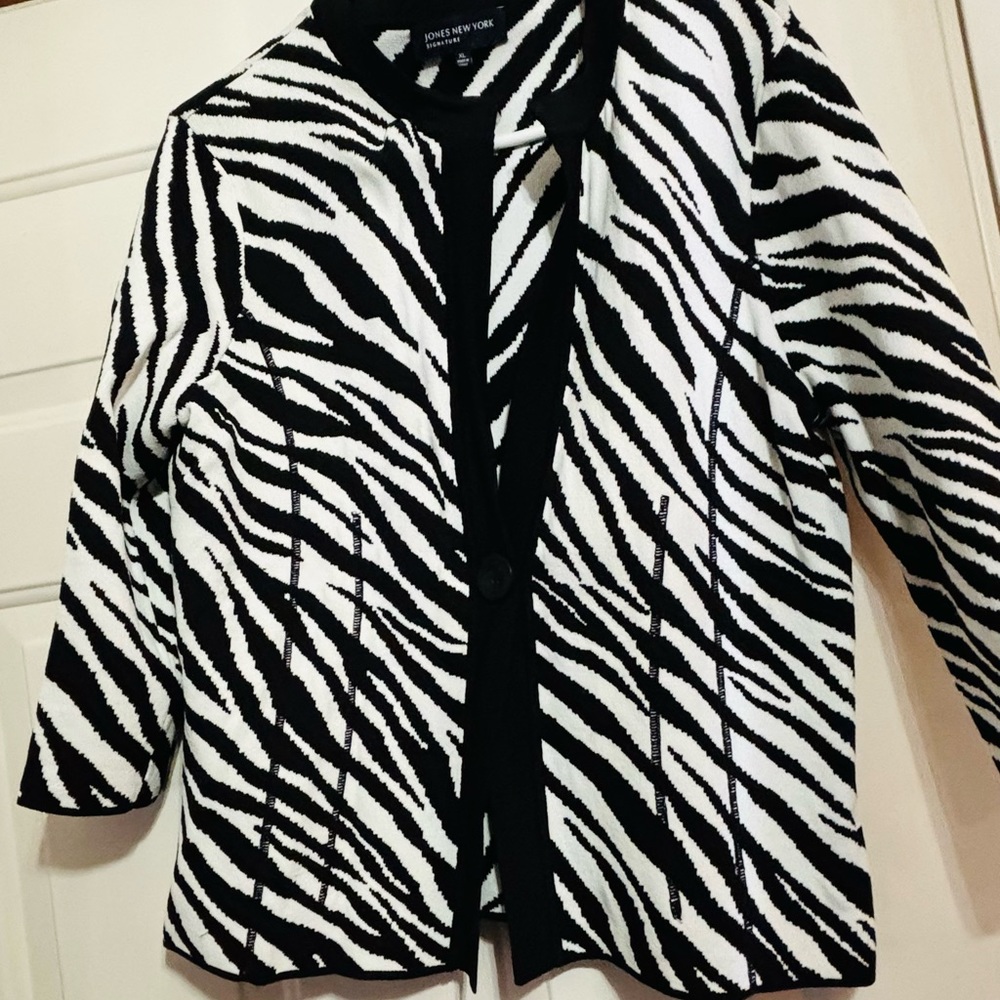 Like new knit sweater